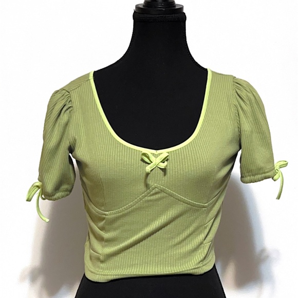 Green top - Picture 1 of 1